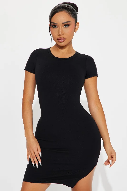 Adrianna Short Sleeve Midi Dress - Black