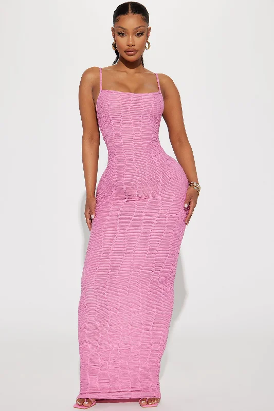 Ari Textured Maxi Dress - Pink