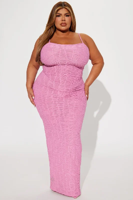 Ari Textured Maxi Dress - Pink