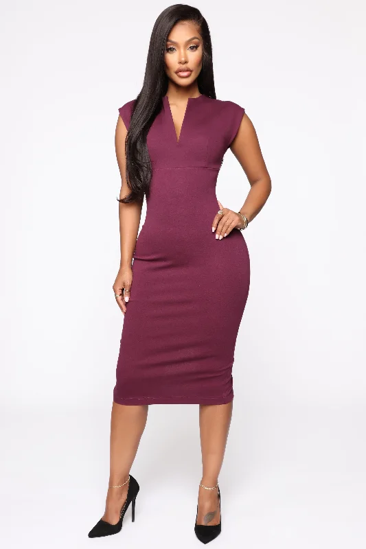 CEO Moves Midi Dress - Eggplant