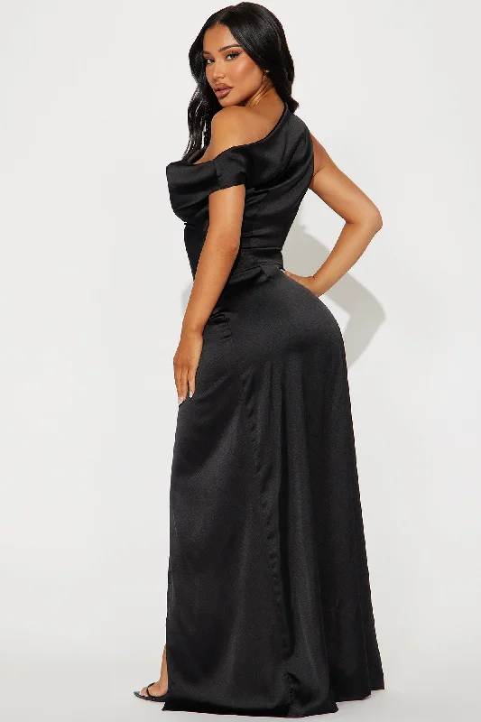 Honorable Mention Satin Gown - Black