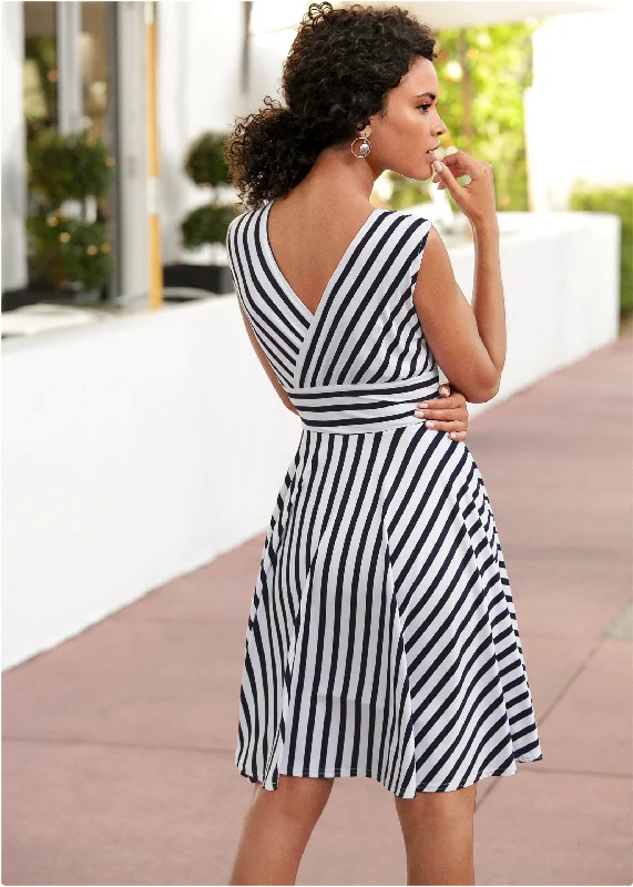 Striped surplice mini dress - White & Blue