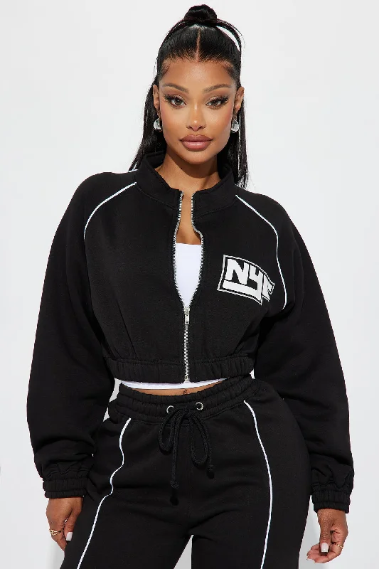 NYC Contrast Piping Cropped Sweatshirt - Black