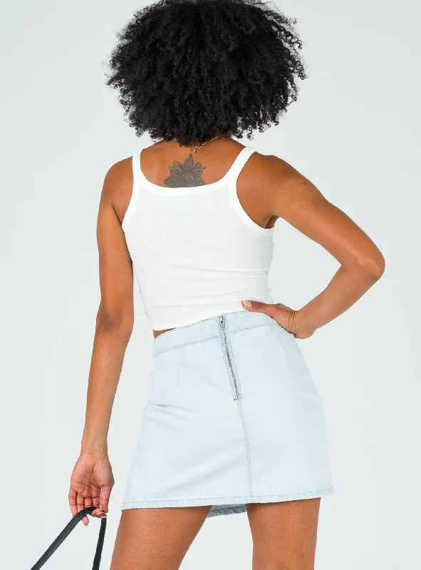 The Lola Mini Skirt Light Wash Denim