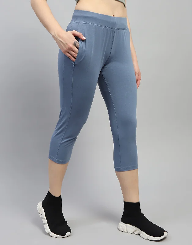 Women Grey Solid Regular Fit Capri